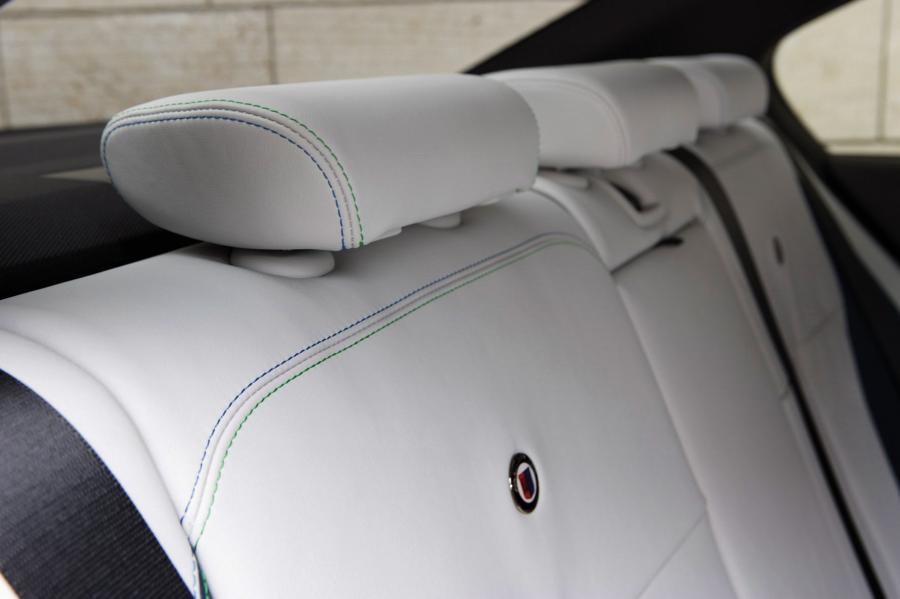 Детали интерьера Alpina B3 Bi-Turbo Limousine (F30) 2013 года  (фото 5 из 29)